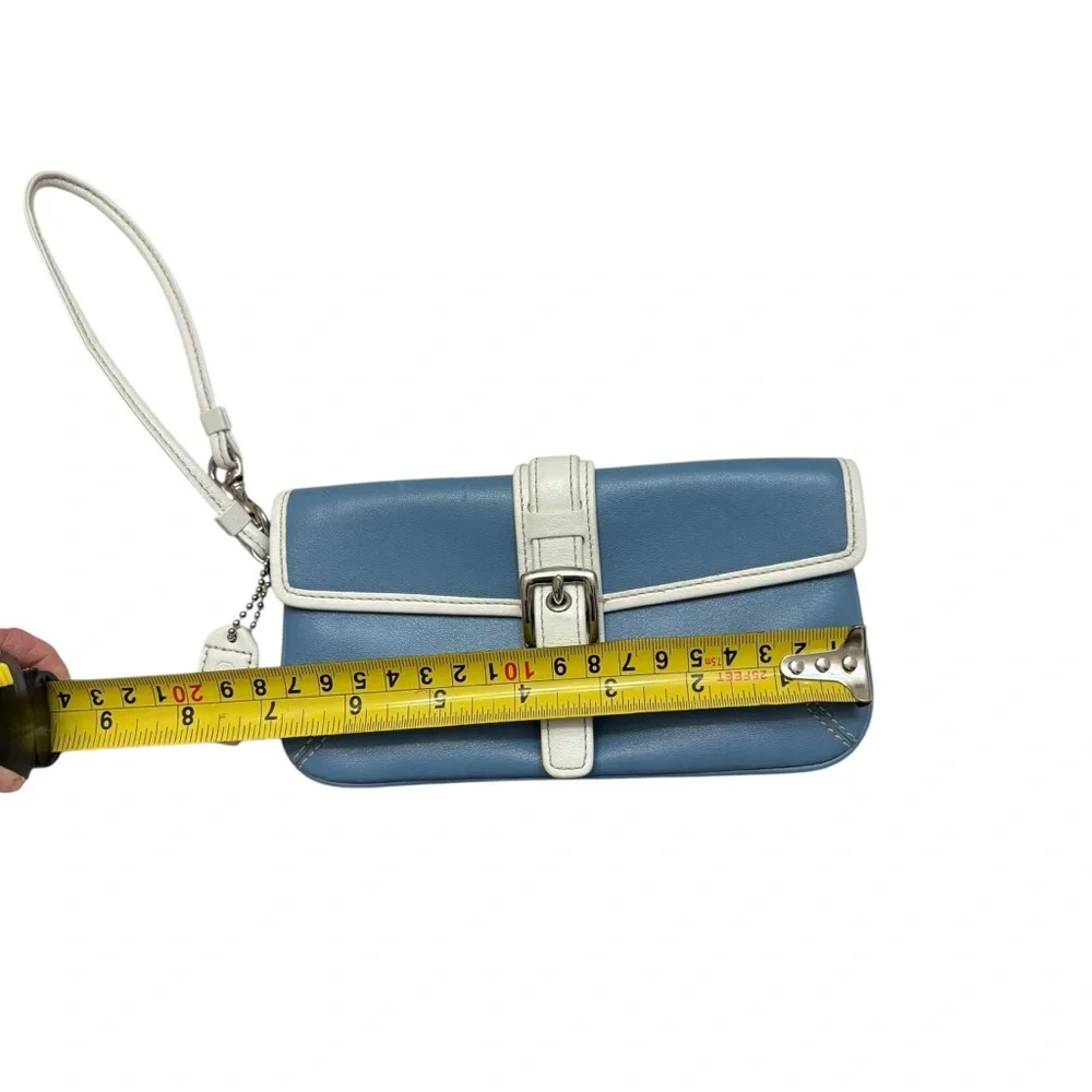 Coach rare vintage Y2K Hamptons soho buckle wristlet clutch bag
